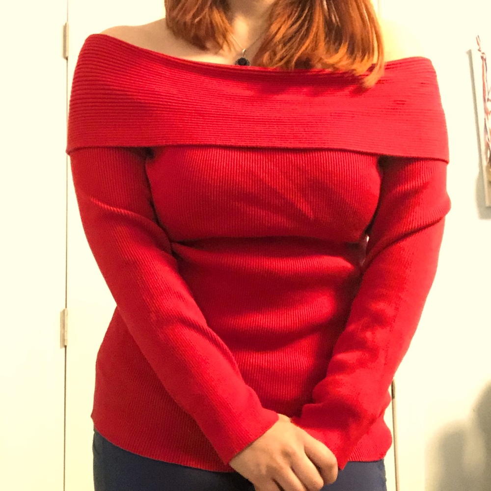 Red long sleeve should free Shirt